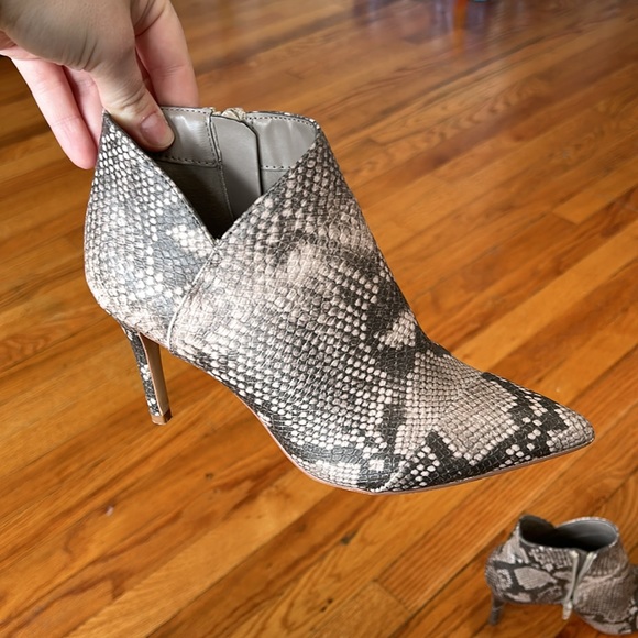 🐍Fergie Python Heels - Picture 3 of 10